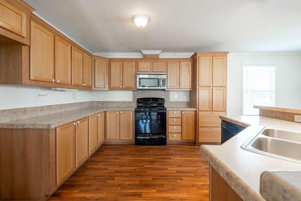 635 8th Street, San Leon, TX 77539 635 8th Street, San Leon, TX 77539