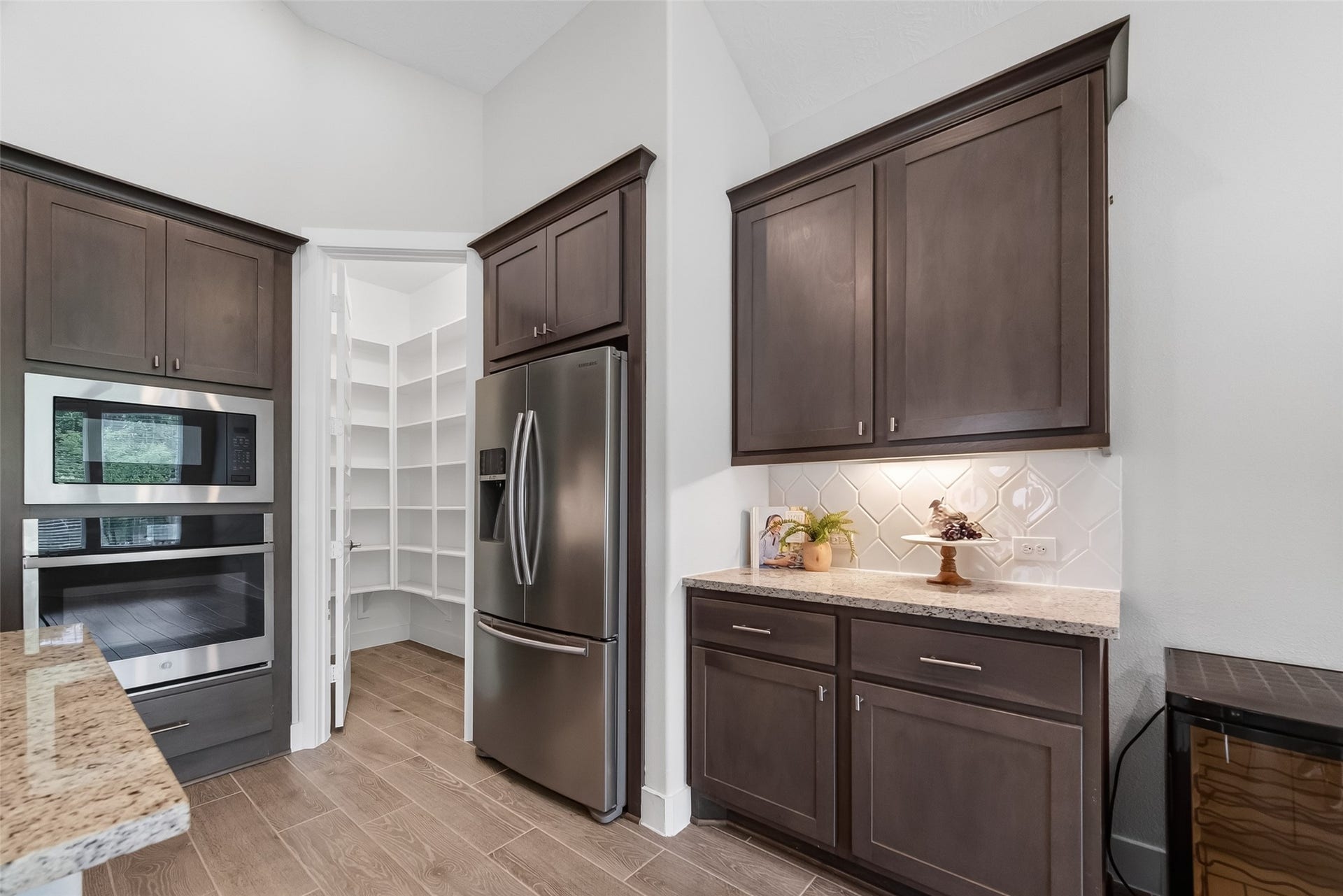3415 Mckinney Ridge Drive, Houston, TX 77059 Another view showing additional cabinet space and the large walk-in pantry.
