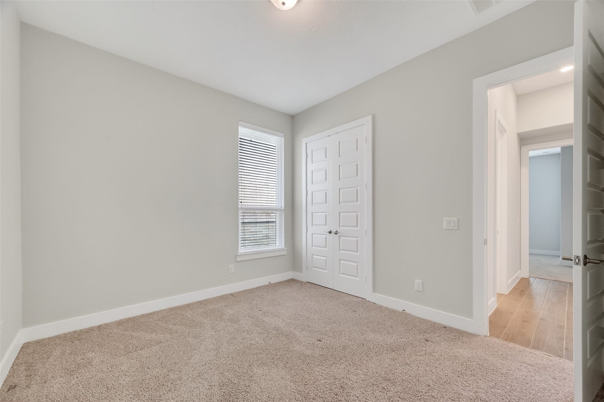 3415 Mckinney Ridge Drive, Houston, TX 77059 Secondary bedroom.