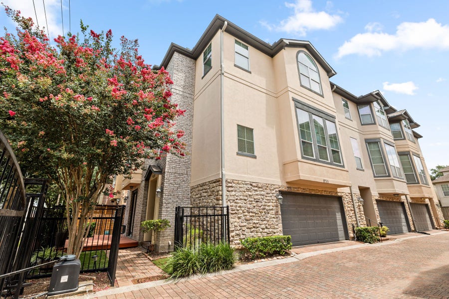 Property photo for 5733 Kansas Street, Houston, TX