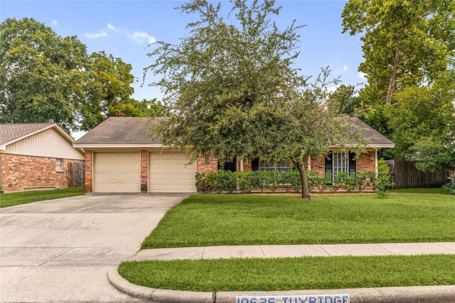 Property photo for 10626 Ivyridge Road, Houston, TX