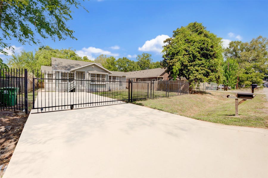 Property photo for 8709 Knox Street, Houston, TX