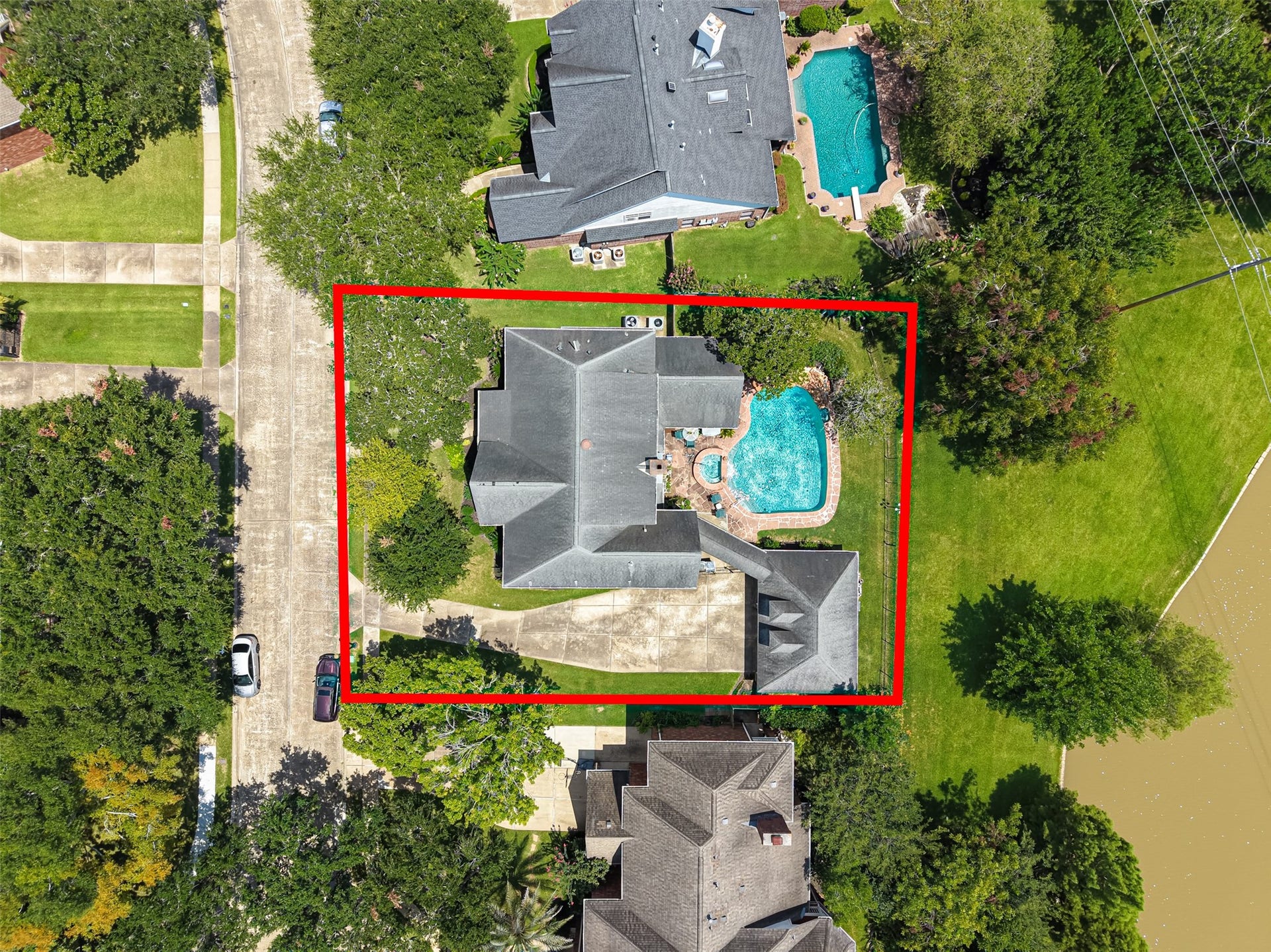 18 Tredington Street, Sugar Land, TX 77479 Schedule your tour now!
