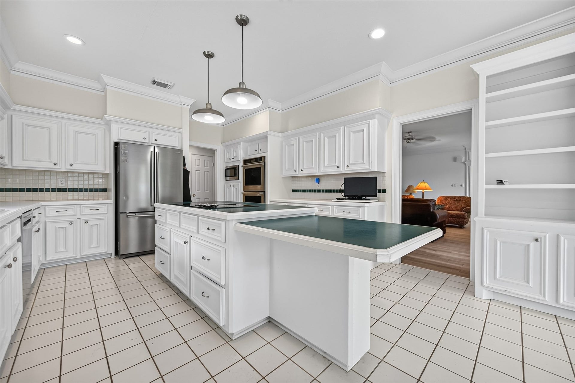 18 Tredington Street, Sugar Land, TX 77479 Notice all the cabinet space under the island
