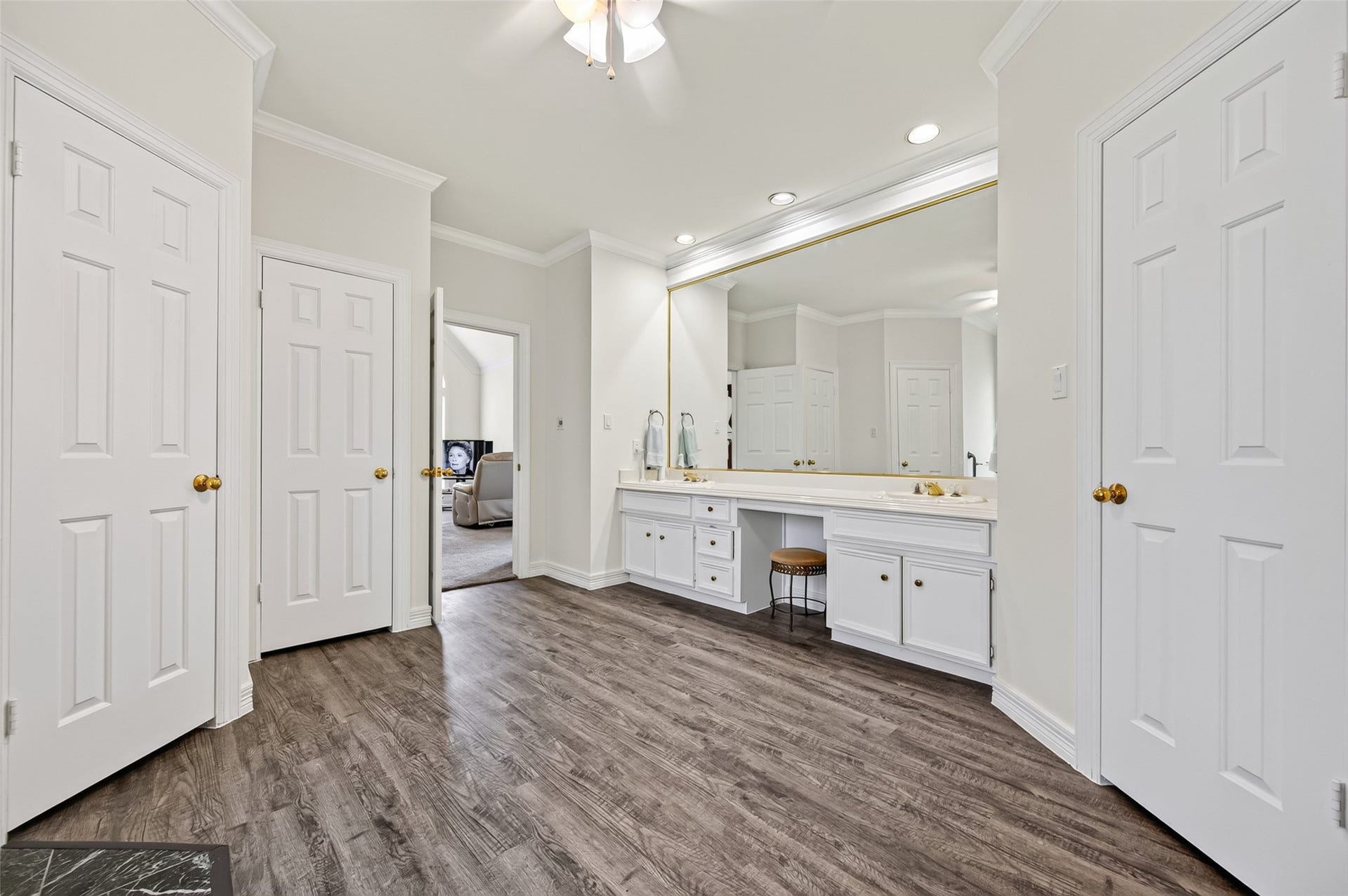 18 Tredington Street, Sugar Land, TX 77479 Primary bath full view