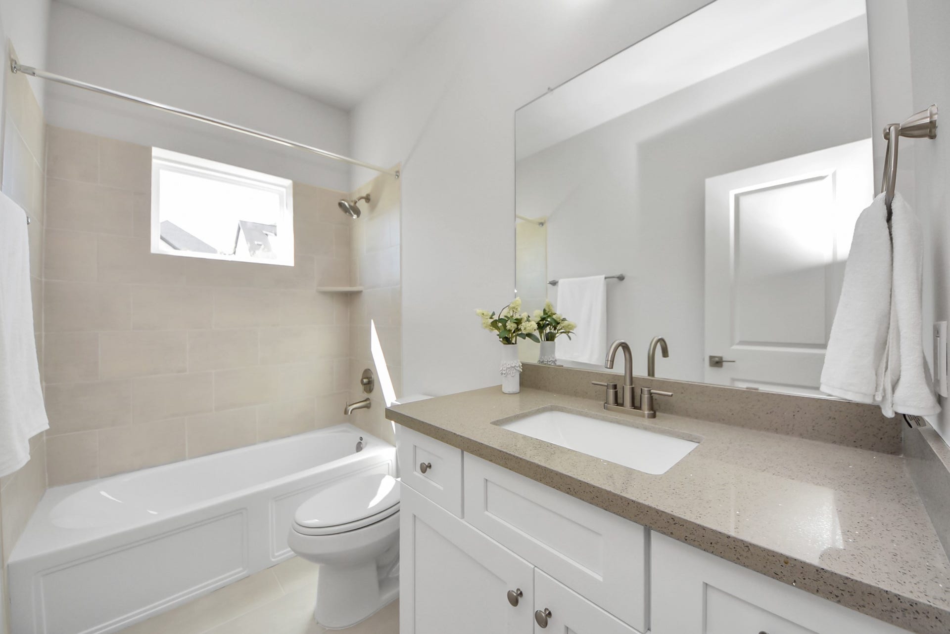 5222 & 5224 Edgewood Street, Houston, TX 77011 Full bathroom on the first floor of 5222 Edgewood St