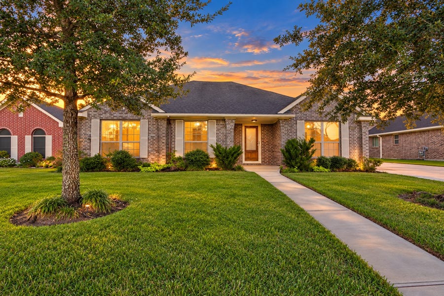 Property photo for 6611 Marble Falls Lane, Manvel, TX