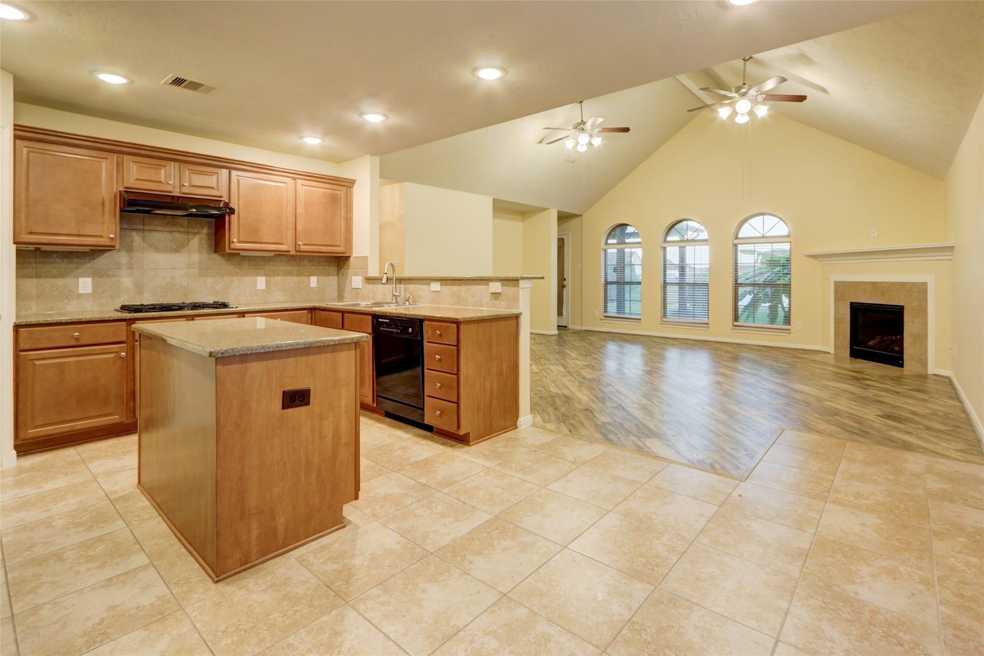 6611 Marble Falls Lane, Manvel, TX 77578 6611 Marble Falls Lane, Manvel, TX 77578