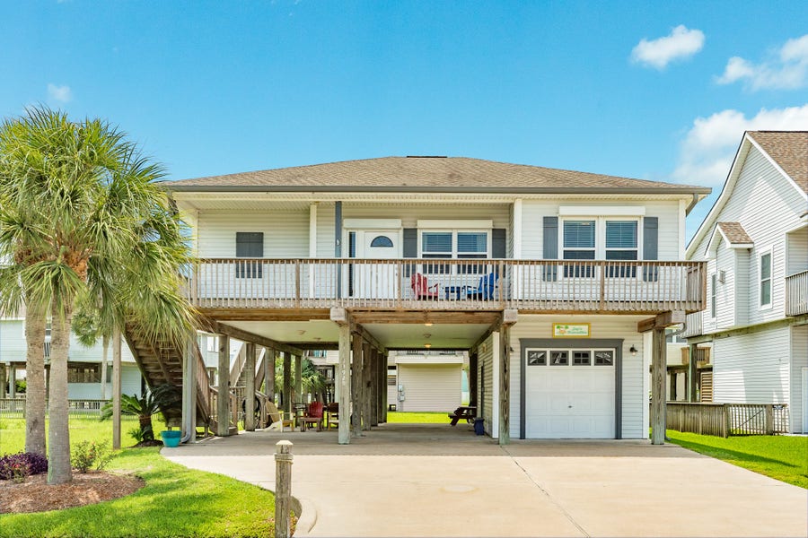 Property photo for 13929 Pirates Beach Boulevard, Galveston, TX