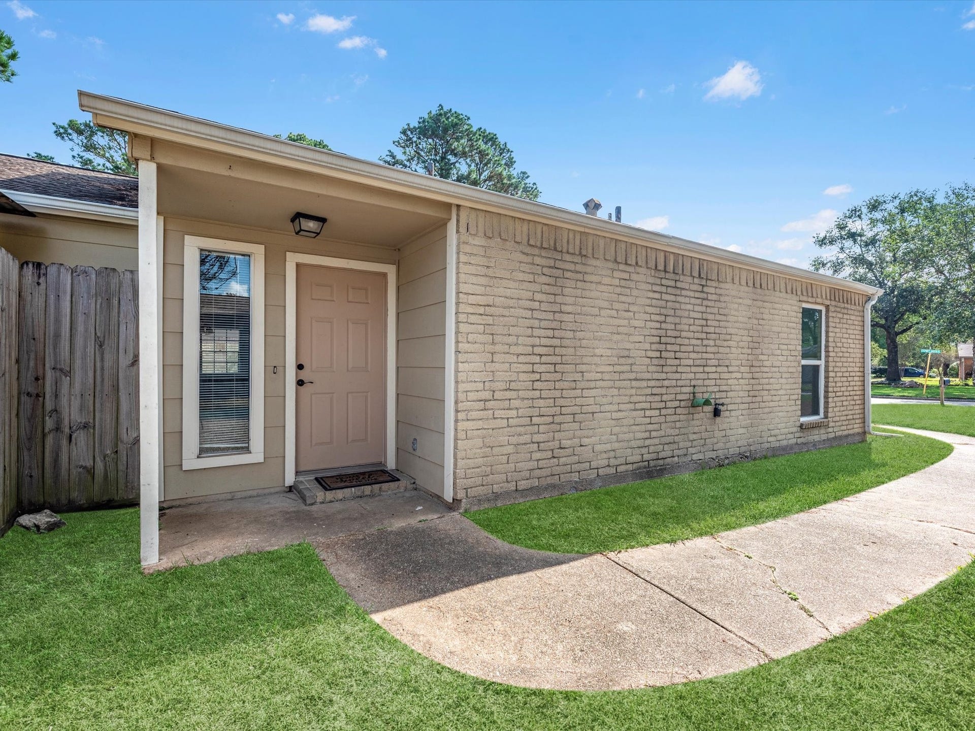 9902 Stepney Green Drive, Houston, TX 77070