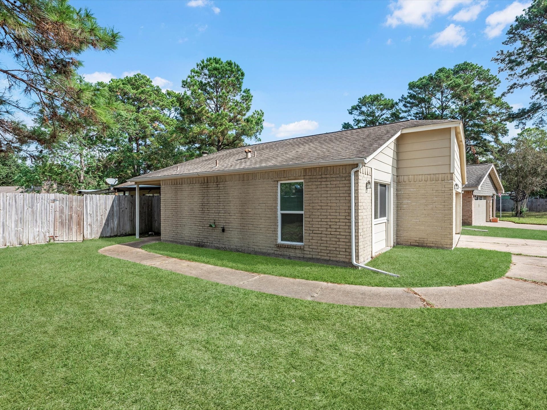 9902 Stepney Green Drive, Houston, TX 77070