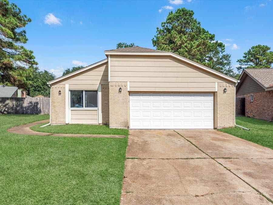 Property photo for 9902 Stepney Green Drive, Houston, TX