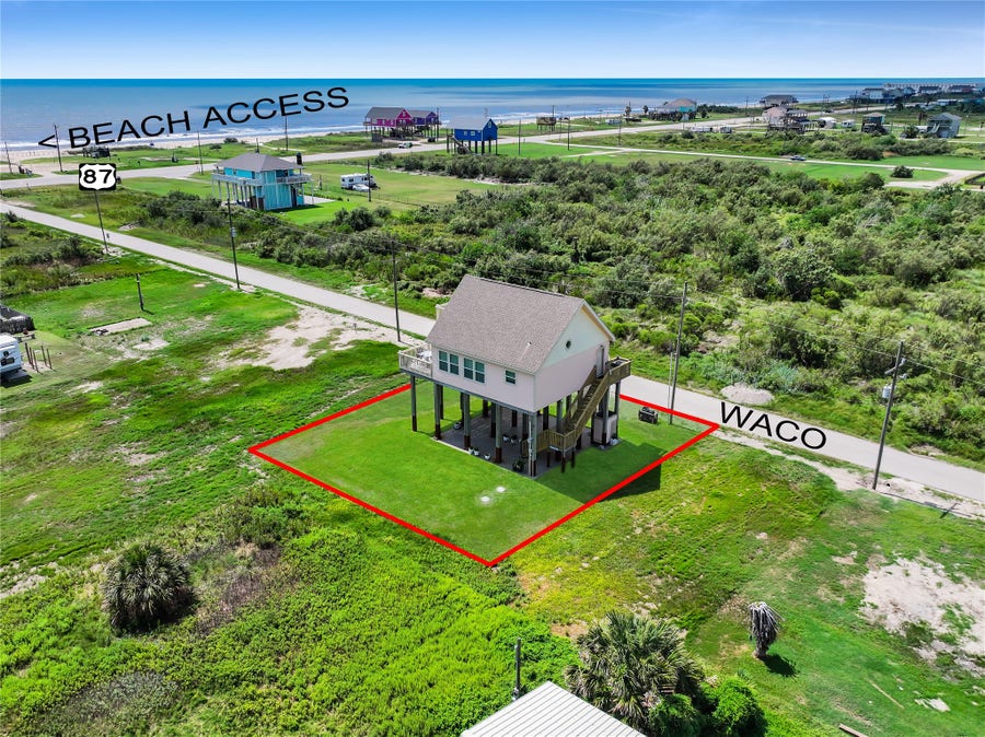 Property photo for 1044 Waco Road, Gilchrist, TX