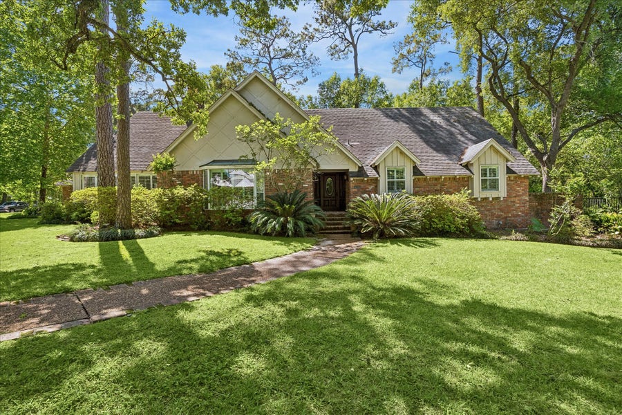 Property photo for 41 WILLOWEND Drive, Houston, TX