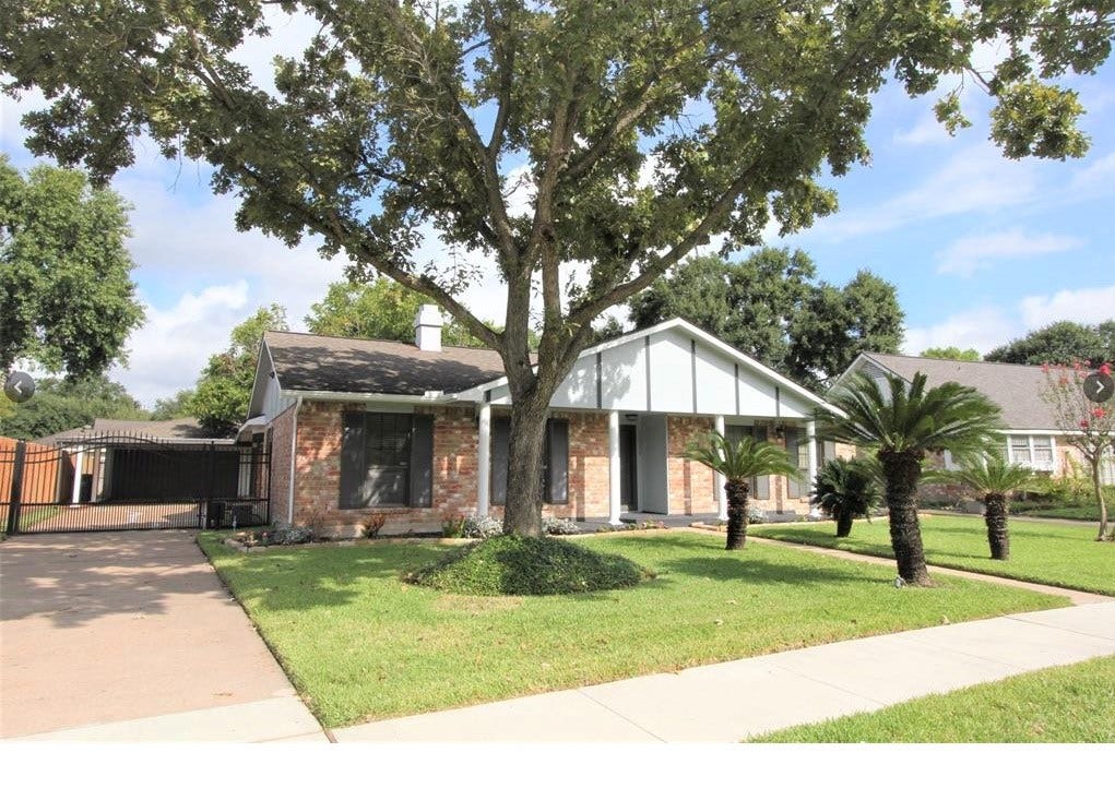 13550 Brook Hollow Drive, Sugar Land, TX 77498
