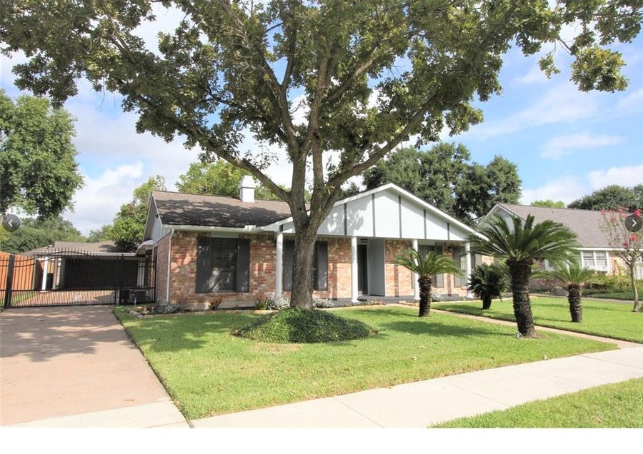 Property photo for 13550 Brook Hollow Drive, Sugar Land, TX