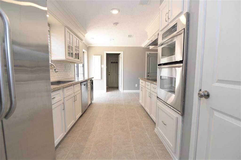 13550 Brook Hollow Drive, Sugar Land, TX 77498