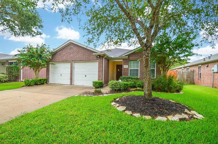 Property photo for 3018 Red Stag Pass, Missouri City, TX