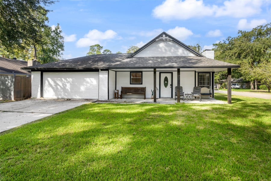 Property photo for 115 Ponderosa Trail, Conroe, TX