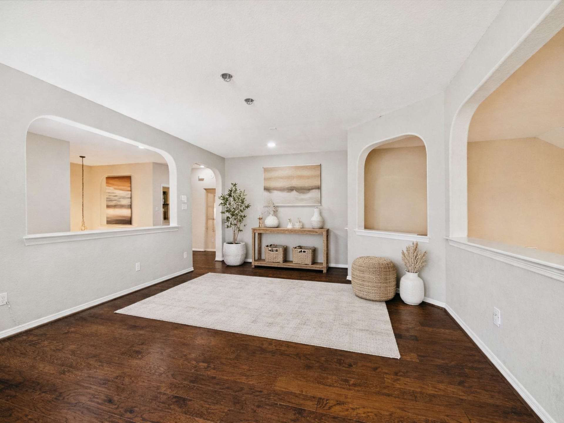 2202 SUMMER WIND DRIVE, Sugar Land, TX 77479 VERSATILE UPSTAIRS OPEN LIVING AREA WITH HARDWOOD FLOORS AND ARCHITECTURAL CUT-OUTS ADDING CHARACTER. **Virtually Staged.