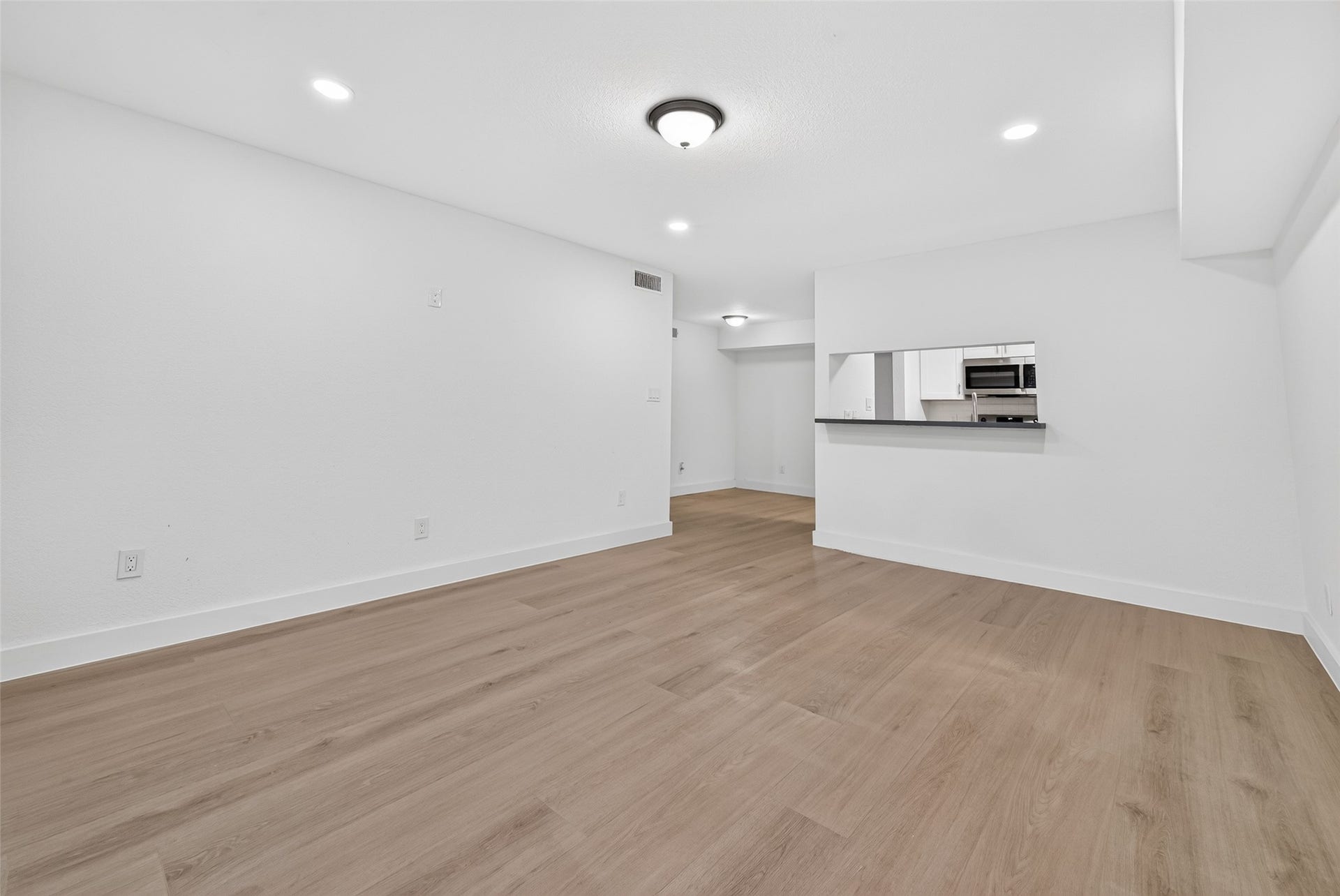 4633 Wild Indigo Street, #530, Houston, TX 77027 4633 Wild Indigo Street, #530, Houston, TX 77027