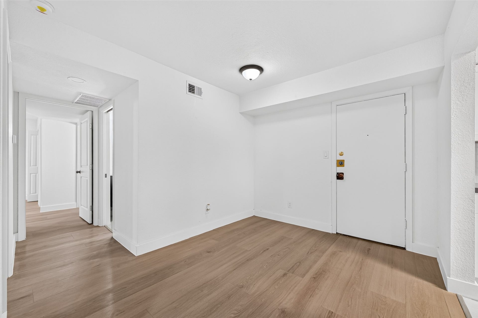 4633 Wild Indigo Street, #530, Houston, TX 77027 4633 Wild Indigo Street, #530, Houston, TX 77027