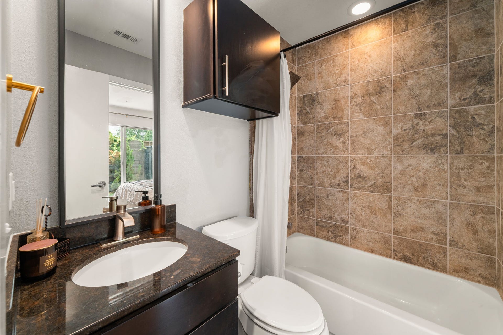 429 Meadow Street, Houston, TX 77020 429 Meadow Street, Houston, TX 77020
