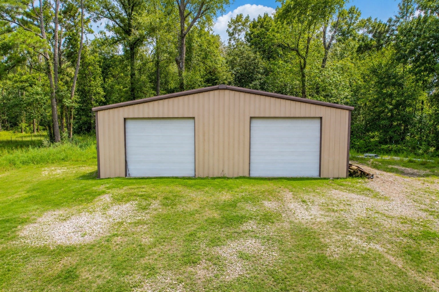 20435 Shady Lane, Crosby, TX 77532 Shop is located in the back of the property.