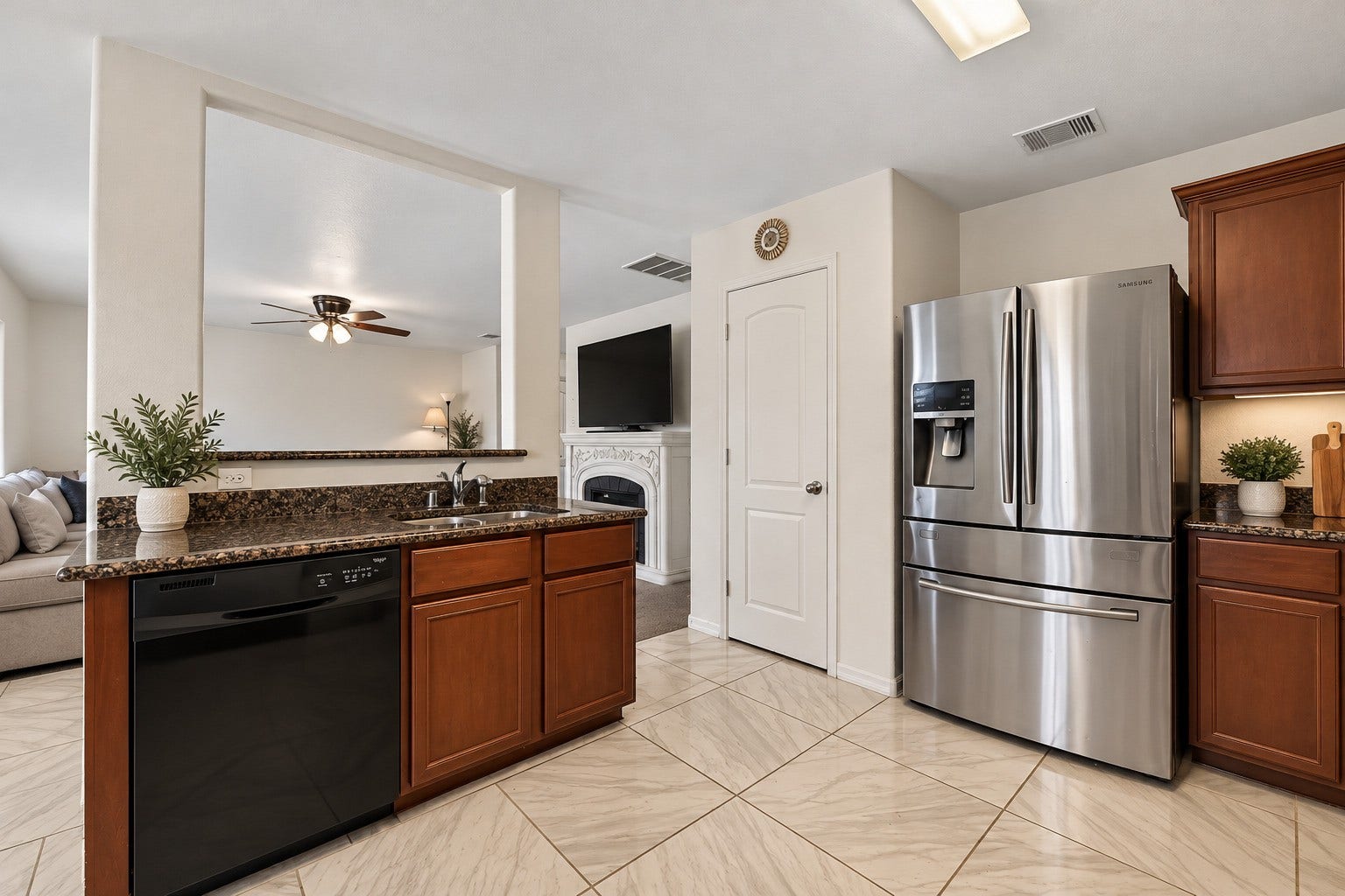 17315 Osprey Forest Drive, Hockley, TX 77447 Kitchen