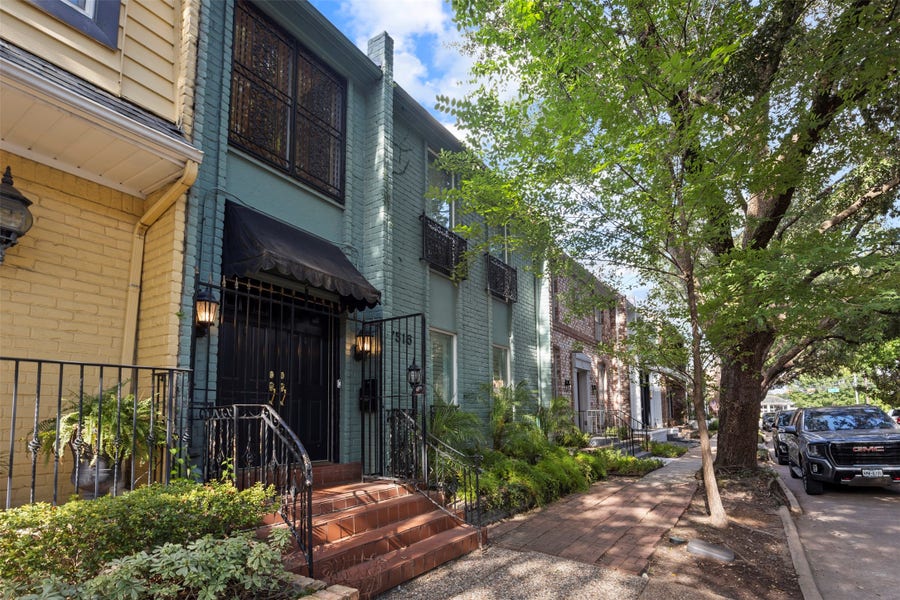 Property photo for 7516 Olympia Drive, Houston, TX