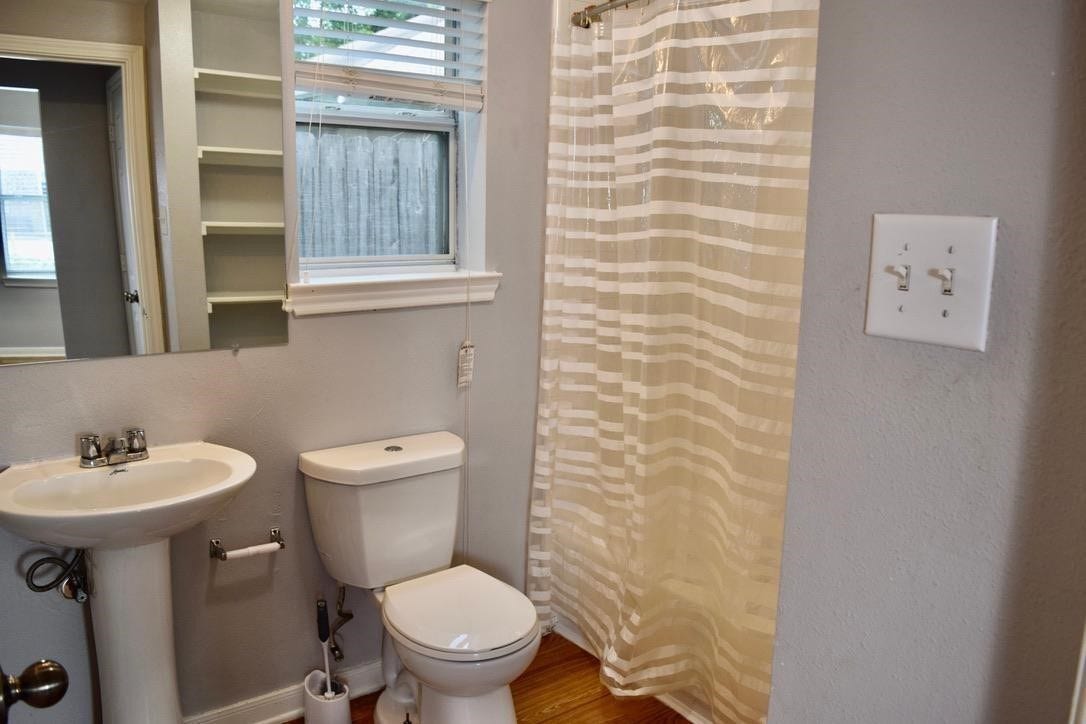 2302 Colorado Street, Houston, TX 77007 Unit A Located on the First Floor