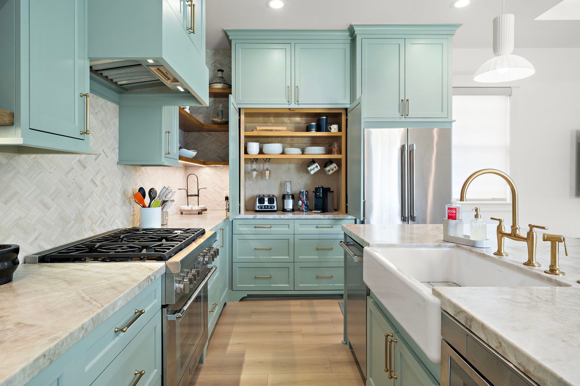 1825 Avenue N Street, Galveston, TX 77550 Talk about a chef kitchen - brand new Thermador appliances, gas grill, hood vent that could move mountains, and coffee bar.