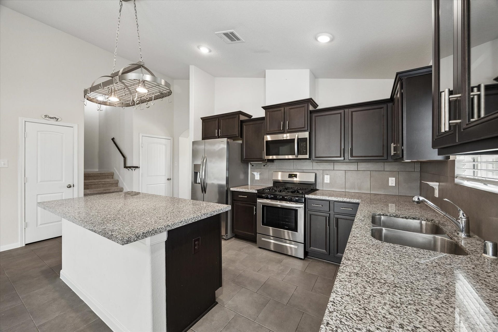 429 Lake Line Drive, Alvin, TX 77511
