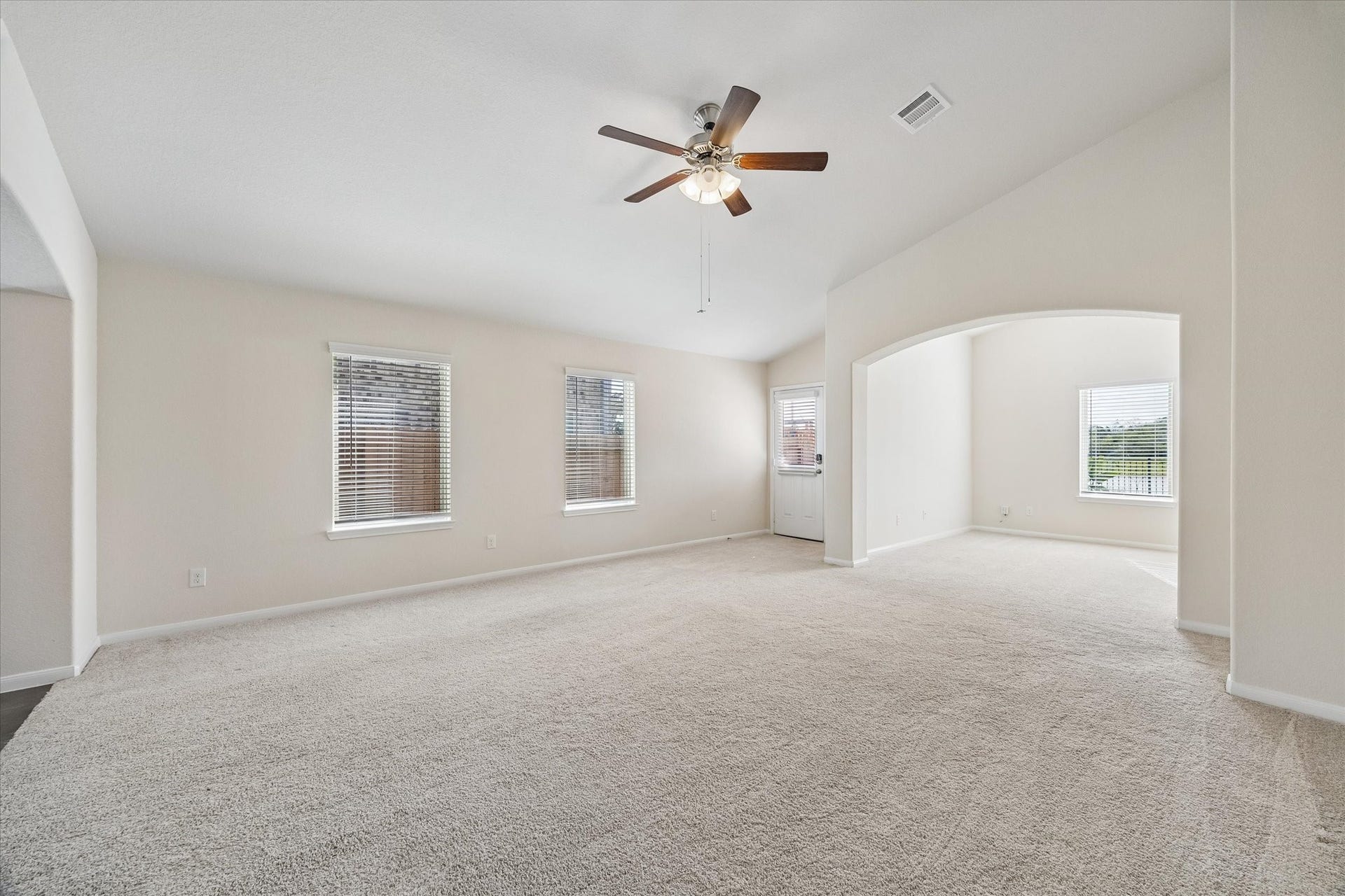 429 Lake Line Drive, Alvin, TX 77511