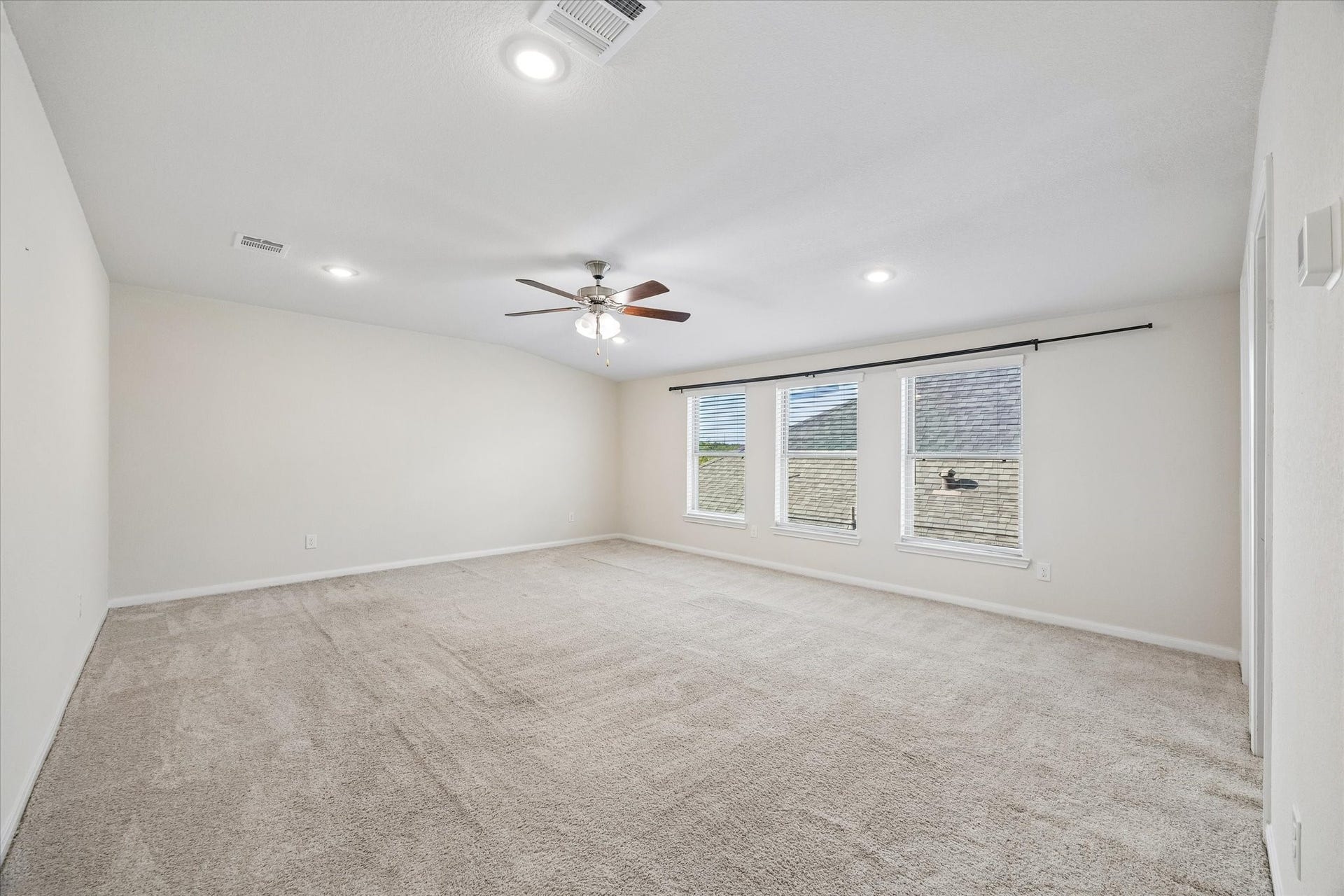 429 Lake Line Drive, Alvin, TX 77511