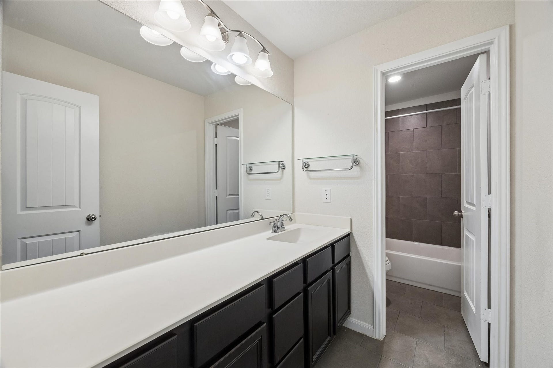 429 Lake Line Drive, Alvin, TX 77511