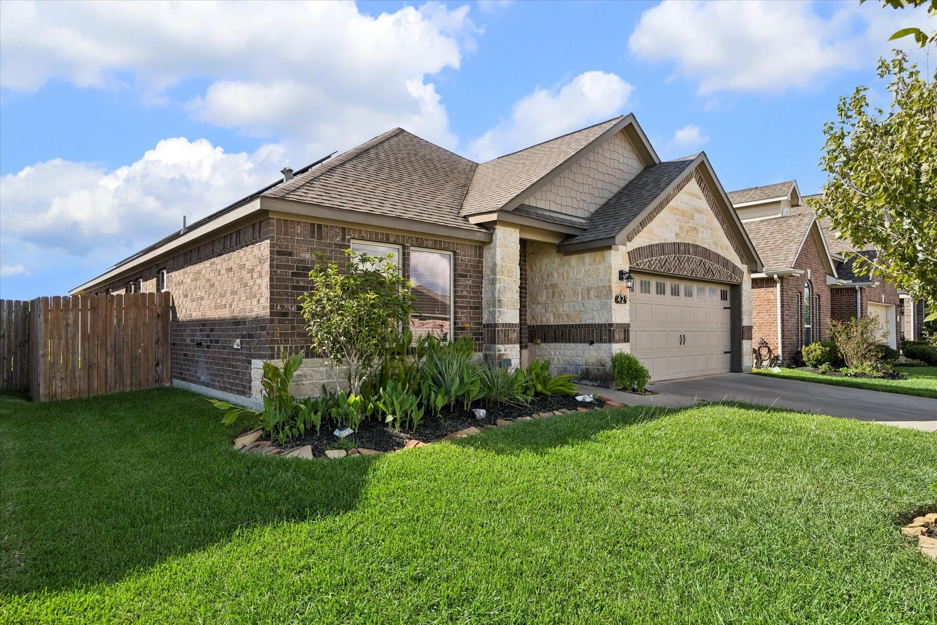 429 Lake Line Drive, Alvin, TX 77511