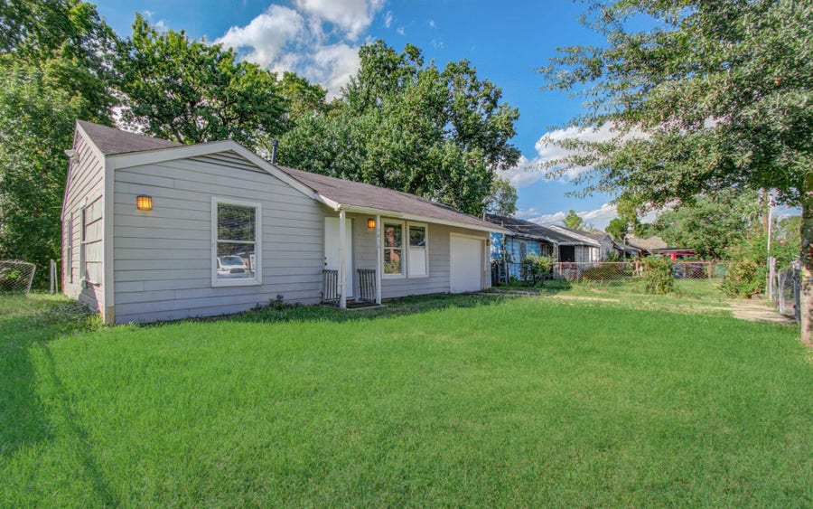 Property photo for 6830 New York Street, Houston, TX