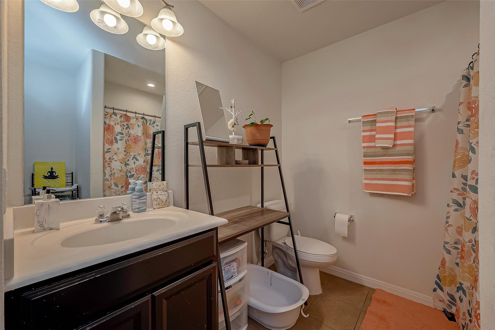 13907 Rimple Bend Lane, Houston, TX 77048 Bathroom 3