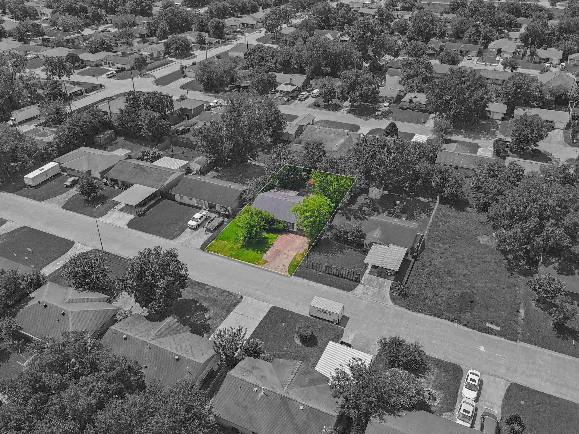 5242 Greylog Drive, Houston, TX 77048 With its mature surroundings, established residential character, and connection to Houstons premier destinations, Crestmont Park offers an attractive balance of comfort, convenience, and city living.