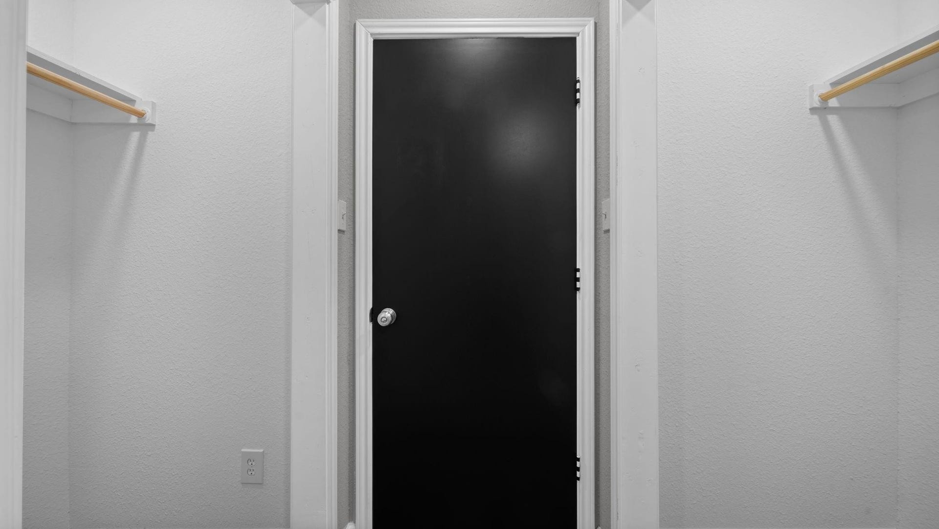 5242 Greylog Drive, Houston, TX 77048 Plenty of storage is available throughout the home.