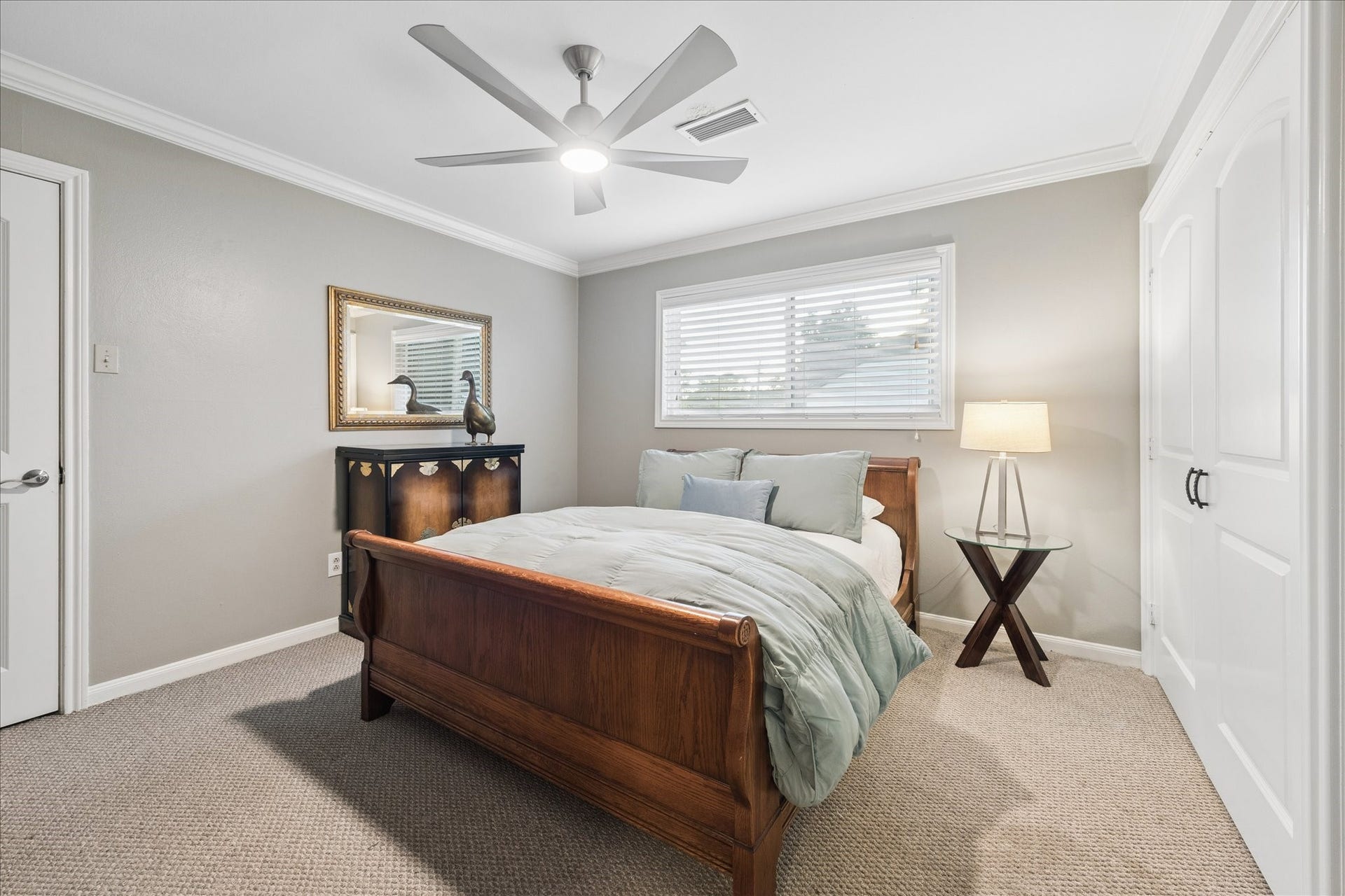 13723 Taylorcrest Road, Houston, TX 77079 Upstairs guest room #3