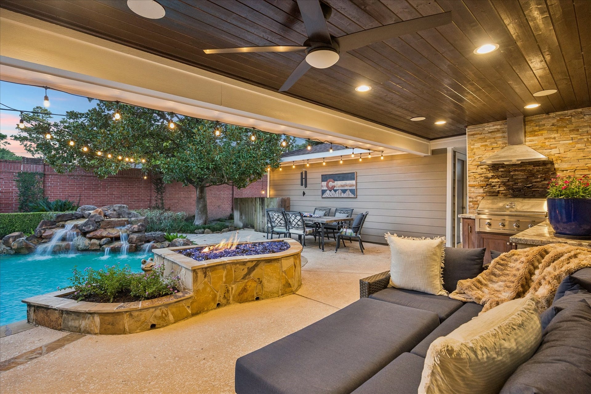 13723 Taylorcrest Road, Houston, TX 77079 13723 Taylorcrest Road, Houston, TX 77079