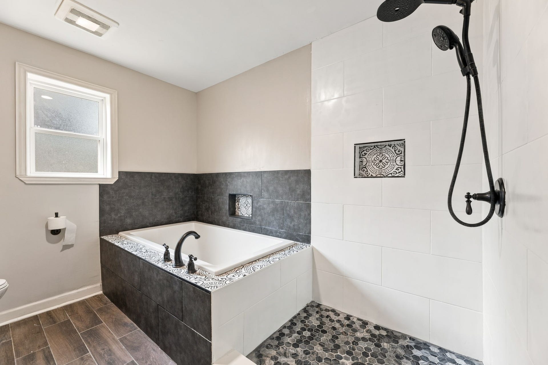 4411 Deerfield Village Drive, Houston, TX 77084 Relax and unwind in the oversized primary soaking tub!