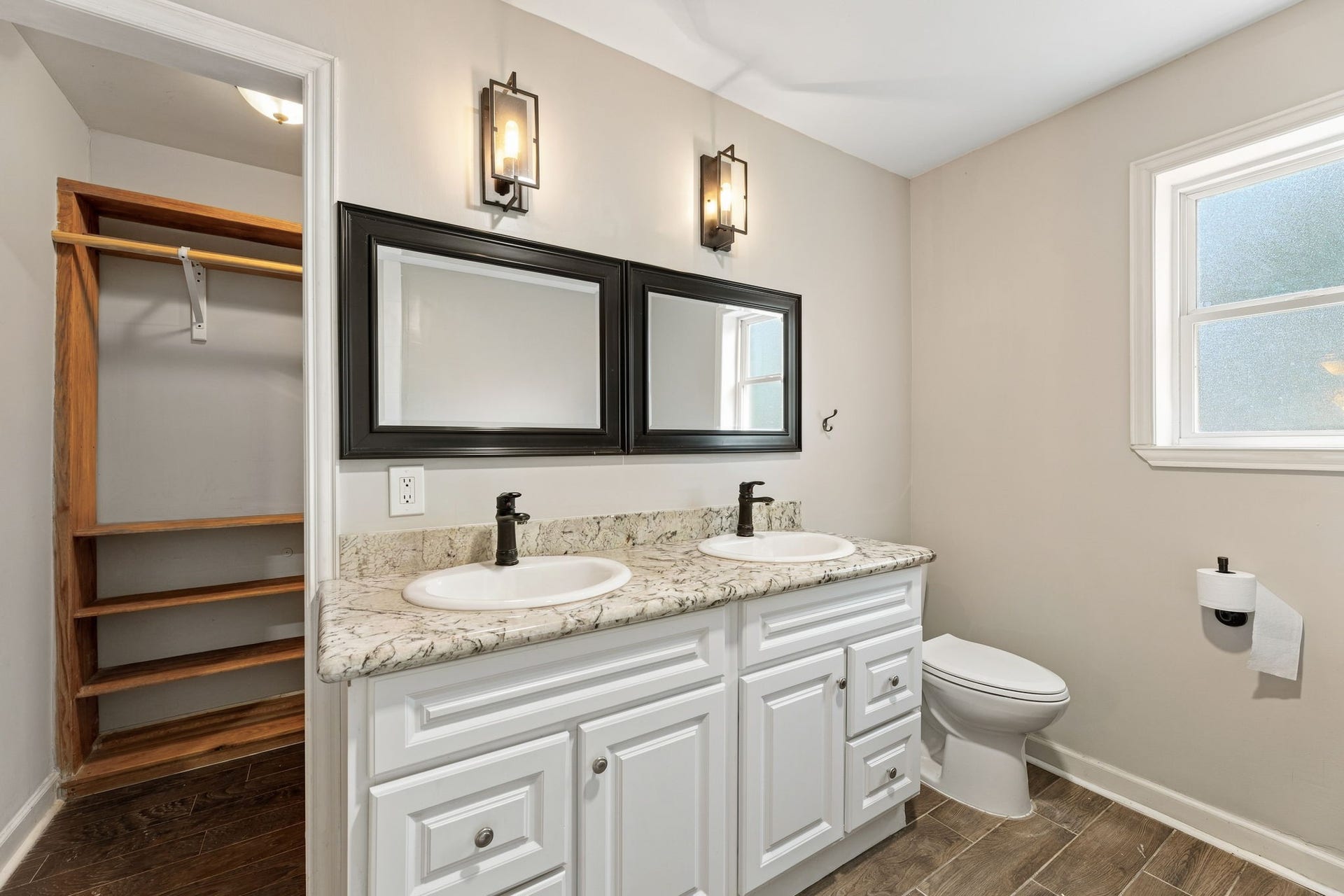 4411 Deerfield Village Drive, Houston, TX 77084 Generous primary walk-in closet with built-in shelving!