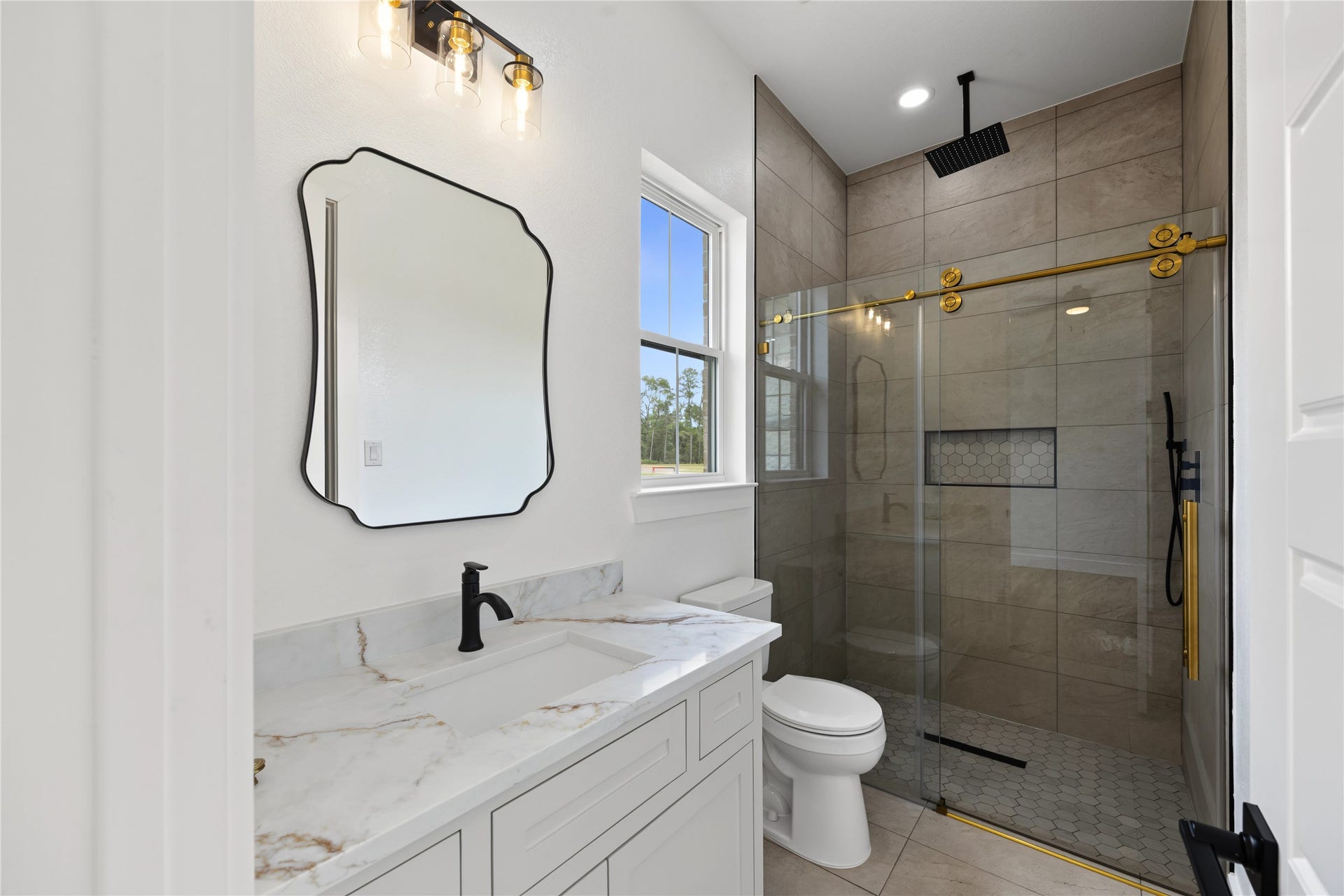 15036 Tybee Lane, Conroe, TX 77306 bedroom full bath
