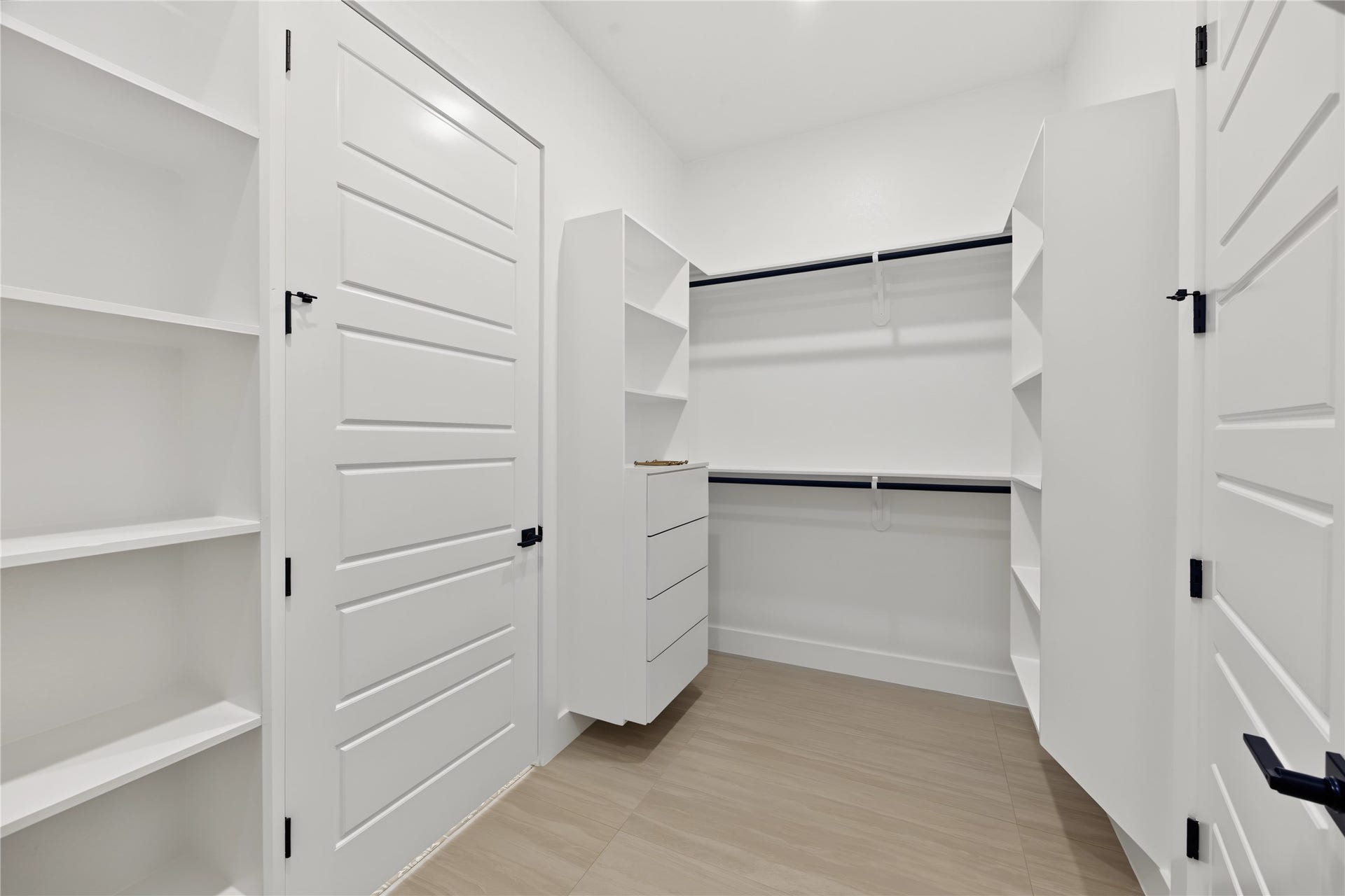15036 Tybee Lane, Conroe, TX 77306 primary closet