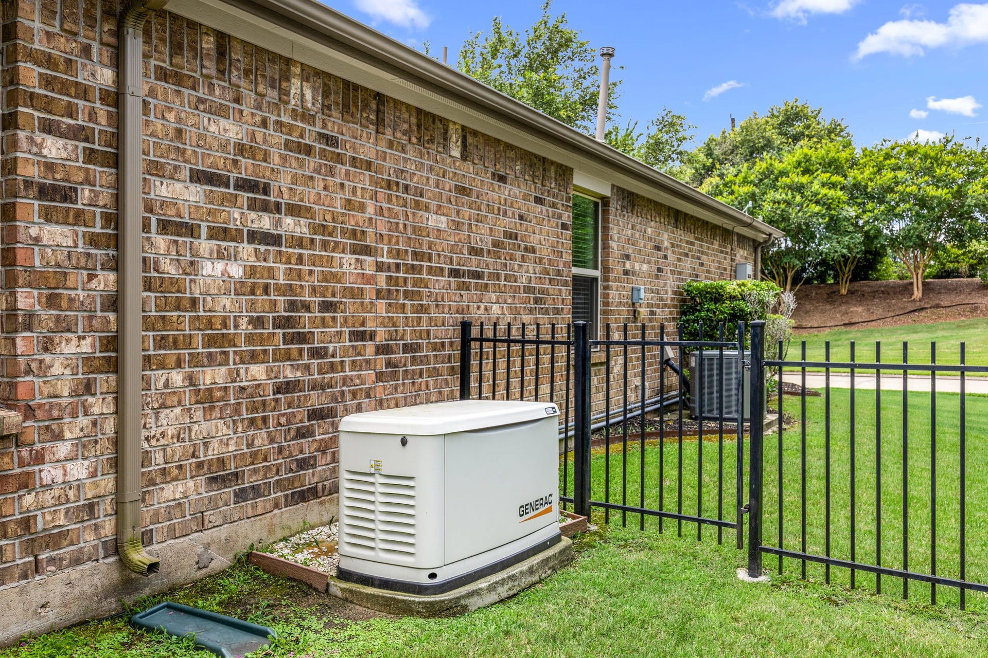 Generac Guardian 18 KW Generator, stay safe,comfortable and secure 24-7. The A/C is a 2 ton Trane XR and was replaced in 2024.