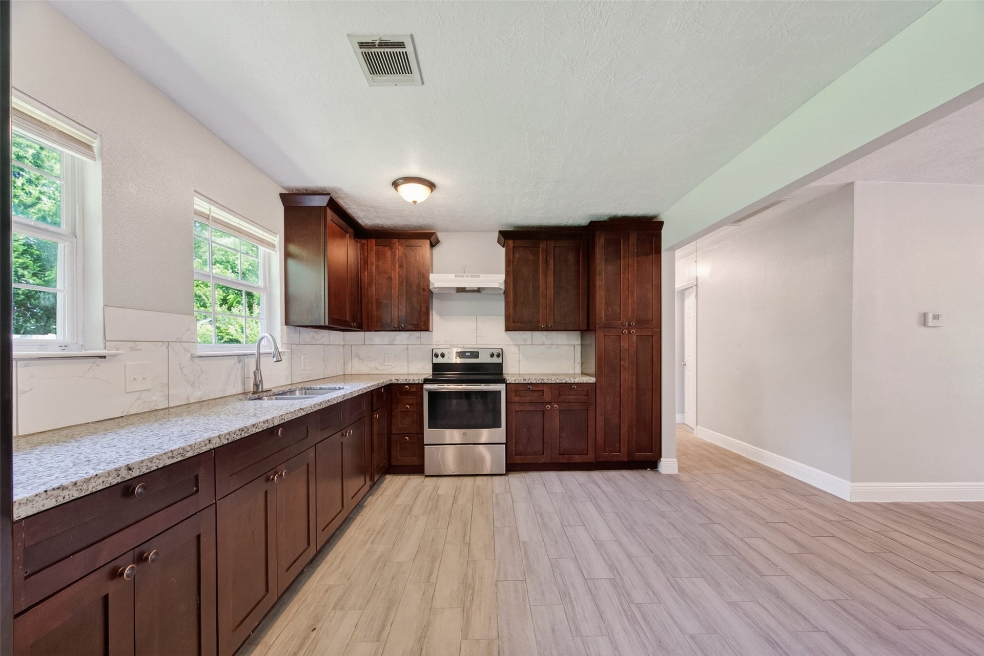 3031 Groton Drive, Houston, TX 77051 3031 Groton Drive, Houston, TX 77051