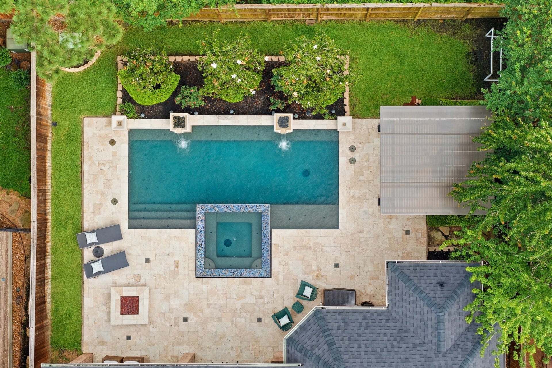 130 S Arrow Canyon Circle, The Woodlands, TX 77389 Welcome to your resort style backyard in Creekside!
